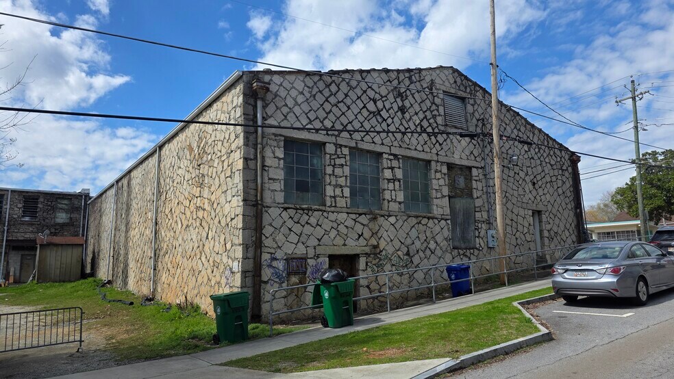 More Photos Of 5367 E Mountain St, Stone Mountain Freestanding For Lease