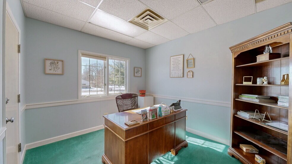 More Photos Of 1701 Spring St, Jeffersonville Medical For Sale