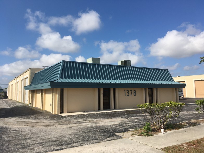 Primary Photo Of 1378 N Killian Dr, West Palm Beach Showroom For Lease