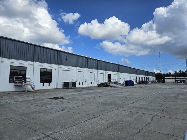 More Photos Of 975 Florida Central Pky, Longwood Unknown For Lease