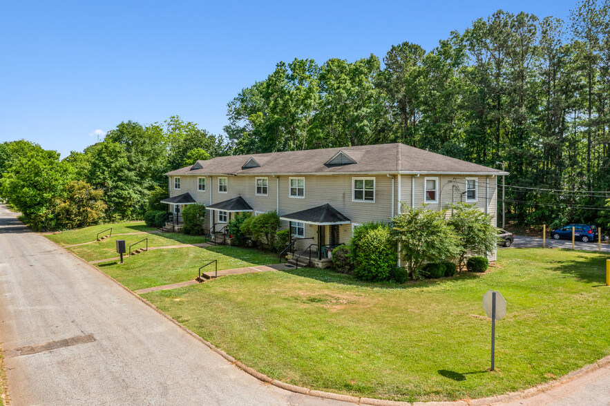 Primary Photo Of 400 16th Pl, Opelika Apartments For Sale