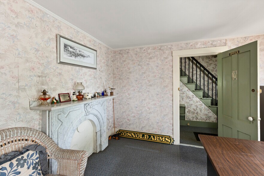 More Photos Of 146 State Route 32, New Harbor Hotel For Sale