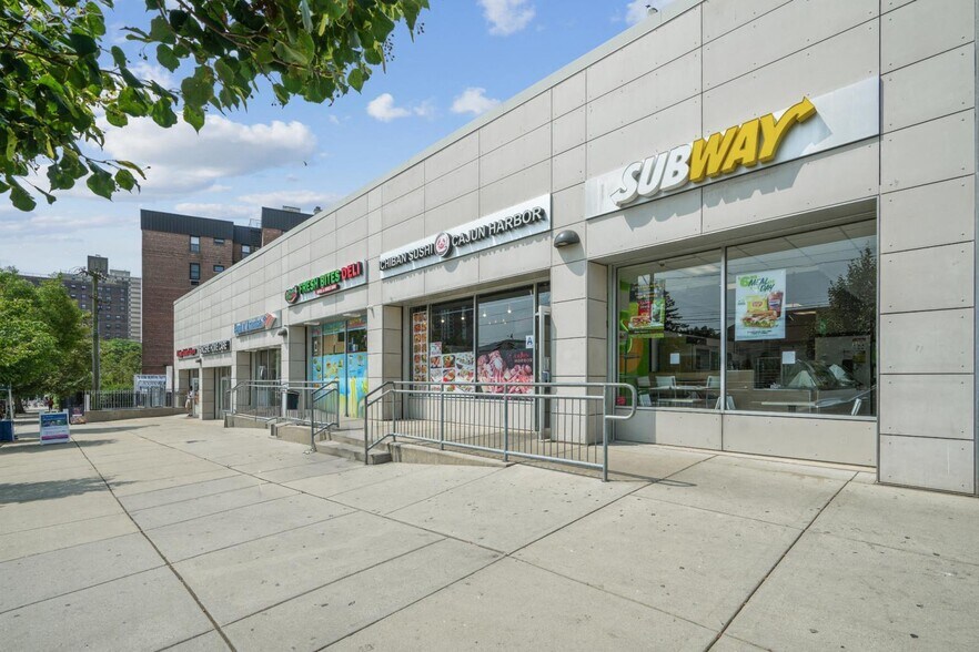 Primary Photo Of 229-265 Beach 20Th St, Far Rockaway Storefront For Lease