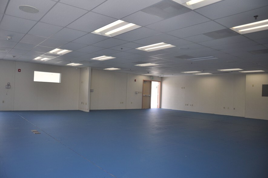 More Photos Of 40559 150th St E, Lancaster Schools For Lease