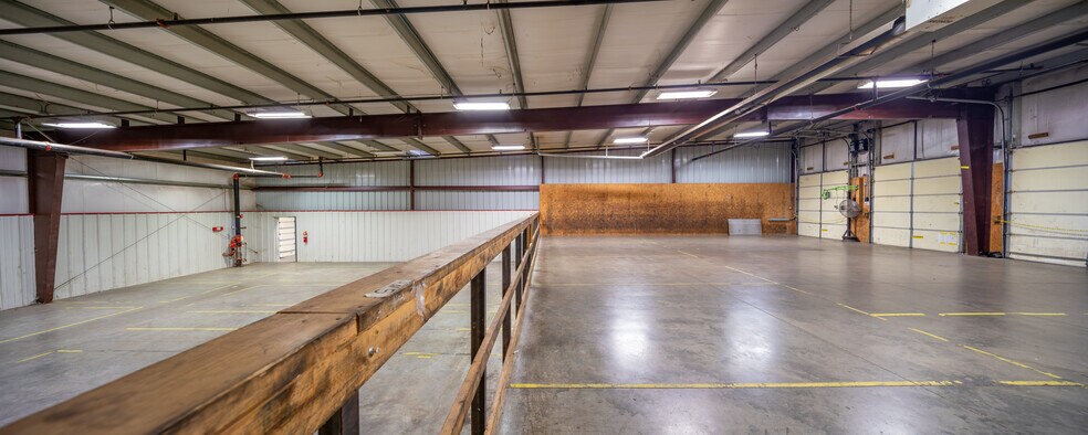 More Photos Of 2516 9th St, Great Bend Warehouse For Sale