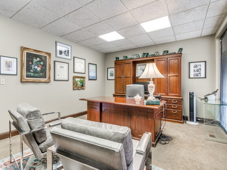 More Photos Of 2425 Wilcox Dr, Norman Office For Sale