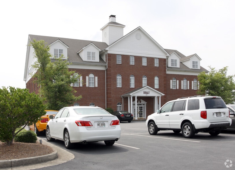 More Photos Of 100 Colony Park Dr, Cumming Bank For Lease