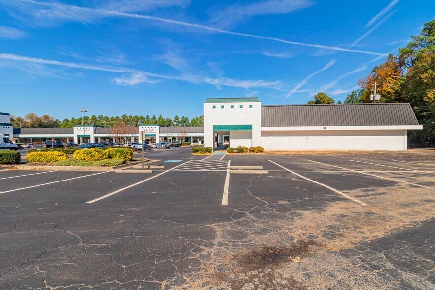 More Photos Of 1425-1495 Roswell Rd, Marietta Unknown For Lease