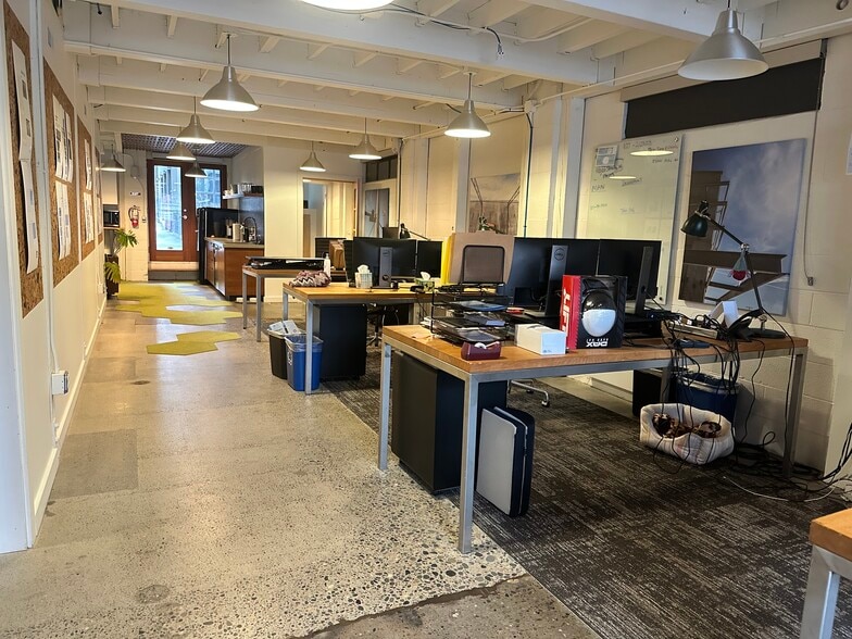 More Photos Of 1922 NW Pettygrove St, Portland Loft Creative Space For Sale