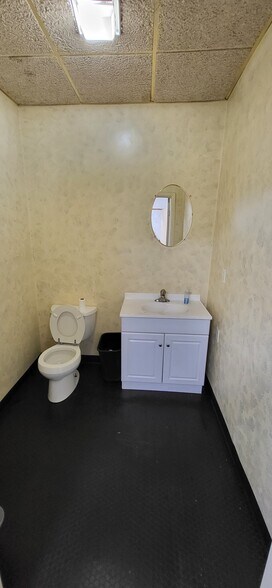 More Photos Of 582 Butler St, Pittsburgh Auto Repair For Sale