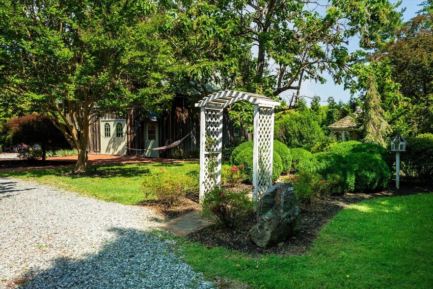 More Photos Of 252 David Bruce Ave, Charlotte Court House Hospitality For Sale