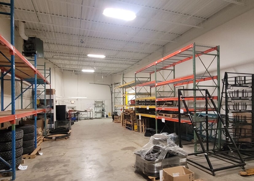 More Photos Of 85 Midpark Rd, London Industrial For Lease