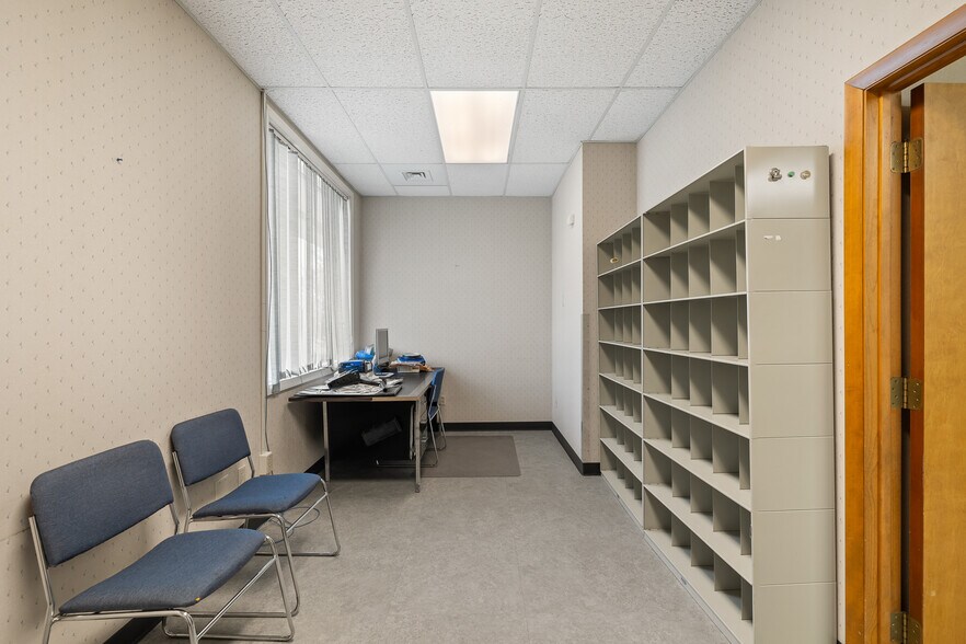 More Photos Of 2050 W Fourth St, Mansfield Medical For Lease