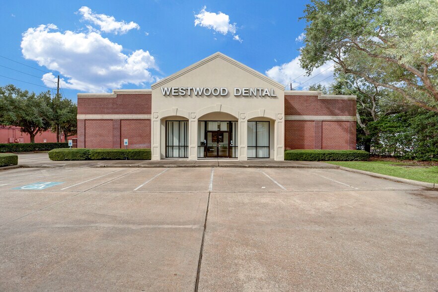 More Photos Of 2310 Settlers Way Blvd, Sugar Land Freestanding For Lease