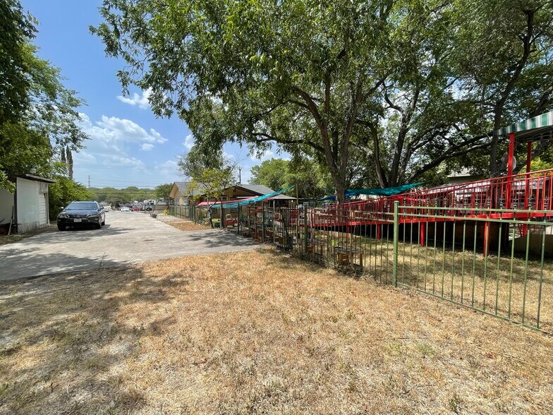 More Photos Of 4168 Stahl Rd, San Antonio General Retail For Sale