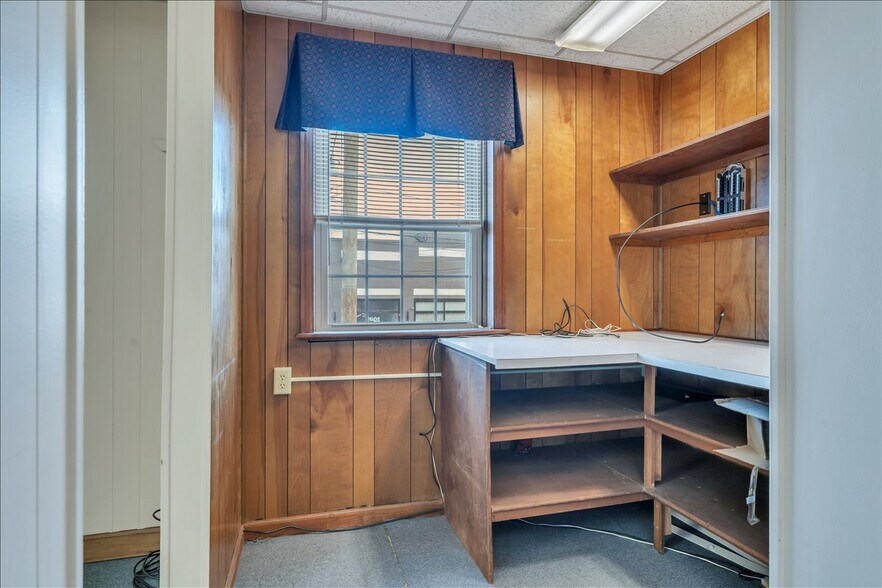 More Photos Of 356-358 Campbell Ave NW, Roanoke Office For Sale