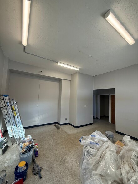 More Photos Of 5682 State Rd, Parma Storefront Retail Residential For Lease