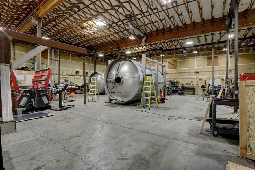 More Photos Of 110 Spring Hill Dr, Grass Valley Manufacturing For Lease