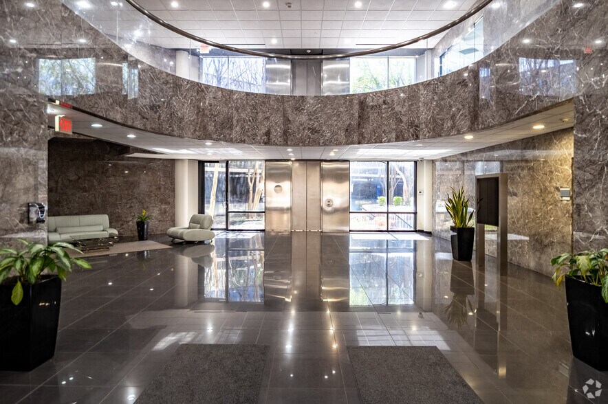 More Photos Of 4004 Belt Line Rd, Addison Unknown For Lease