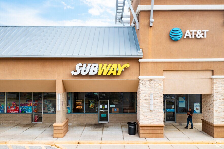 More Photos Of 1930 State Route 60 E, Valrico Unknown For Lease