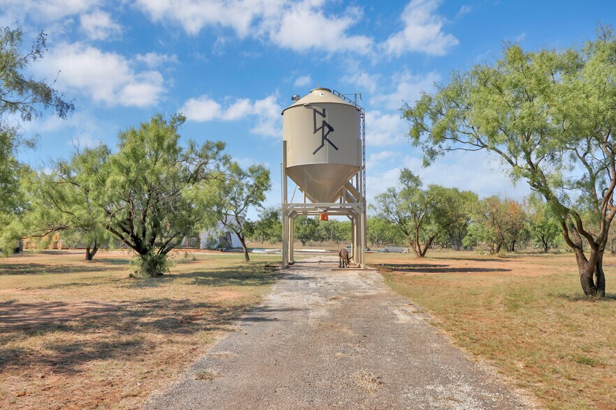 More Photos Of 10000 FM 209, Graham Land For Sale