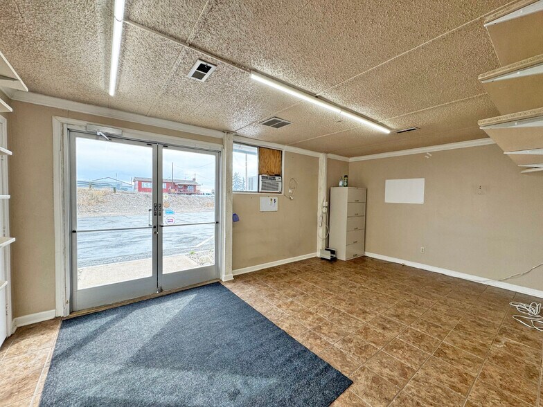 More Photos Of 1325 S Saint Louis Ave, Loveland Auto Repair For Sale