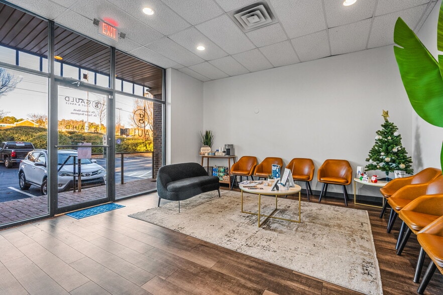 More Photos Of 1075 Whitlock Ave, Marietta General Retail For Lease