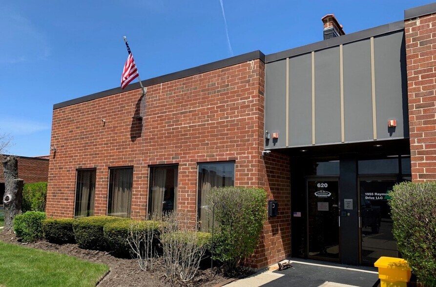 More Photos Of 610-642 Anthony Trl, Northbrook Light Distribution For Sale