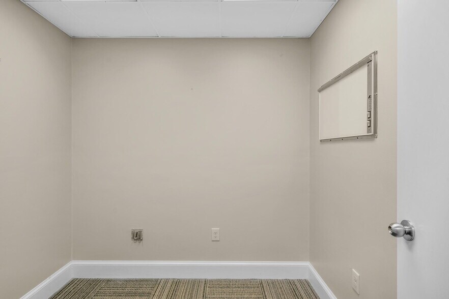 More Photos Of 1201-1203 Colonial Commons Ct, Lancaster Medical For Lease