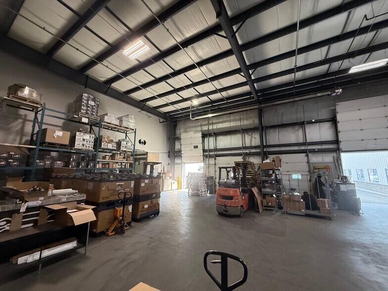 More Photos Of 17531 114th Ave NW, Edmonton Distribution For Sale