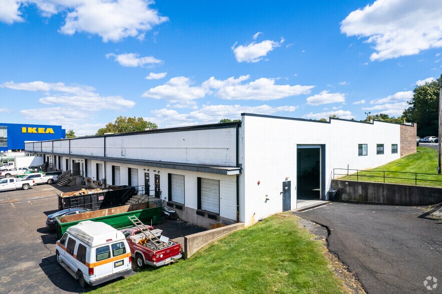 More Photos Of 960 Brook Rd, Conshohocken Light Distribution For Lease