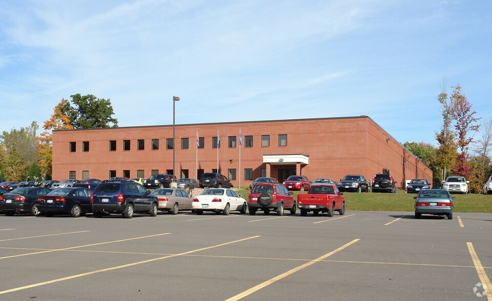 More Photos Of 15 Tech Valley Dr, East Greenbush Flex For Lease