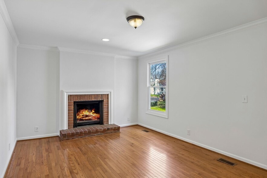 More Photos Of 1910 Redbud Ct, Franklin Multifamily For Sale