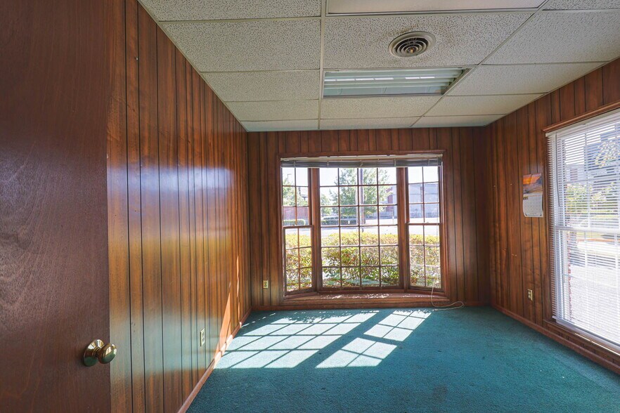 More Photos Of 3103 Mercury Drive Dr, Columbus Office For Sale