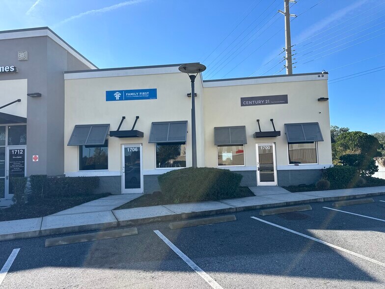 More Photos Of 1700 Chaps Pl, Kissimmee Storefront Retail Office For Lease