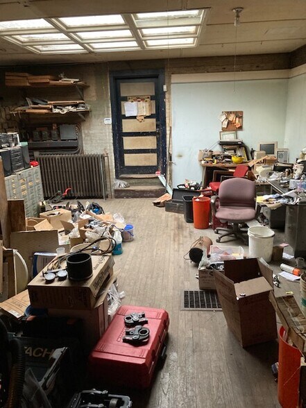 More Photos Of 323 5th Ave, Troy Storefront For Sale