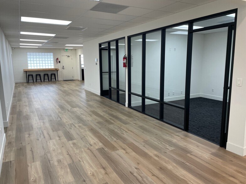 More Photos Of 3212-3214 W Burbank Blvd, Burbank Office For Sale