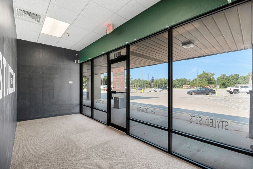More Photos Of 5428-5444 Dogwood Dr, Milton Unknown For Lease