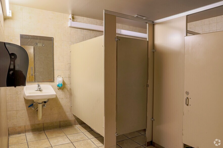 More Photos Of 100 S 2nd St, San Jose Supermarket For Lease