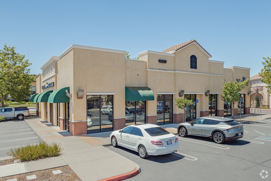 More Photos Of 9650 Fairway Dr, Roseville Freestanding For Lease