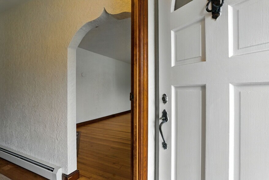 More Photos Of 177-179 Massachusetts Ave, North Andover Apartments For Sale