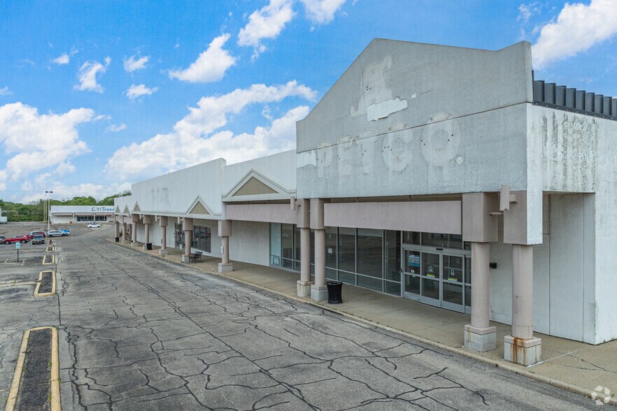 More Photos Of 801 W Lake Ave, Peoria Unknown For Lease