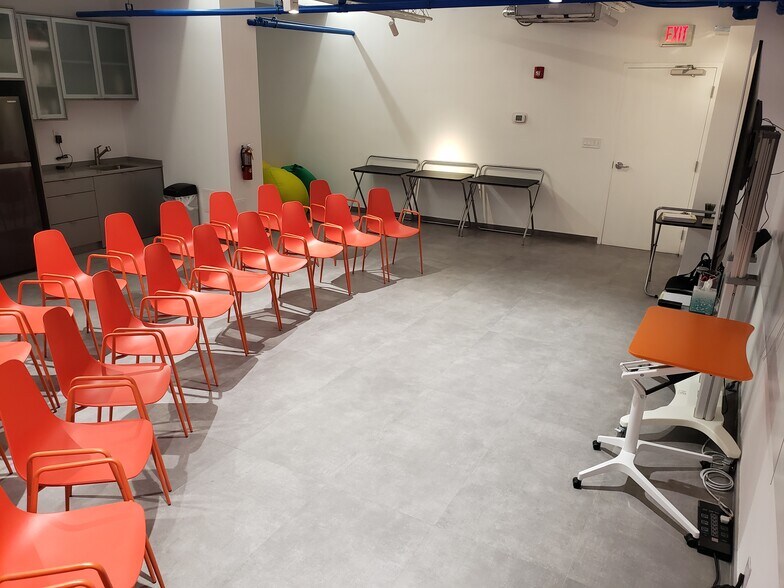 More Photos Of 2450 Hollywood Blvd, Hollywood Loft Creative Space For Sale