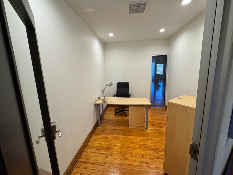 More Photos Of 222 N Main St, Mooresville Loft Creative Space For Lease