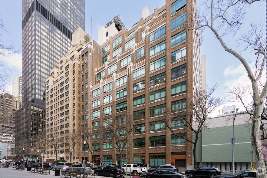 More Photos Of 305 E 47th St, New York Coworking Space