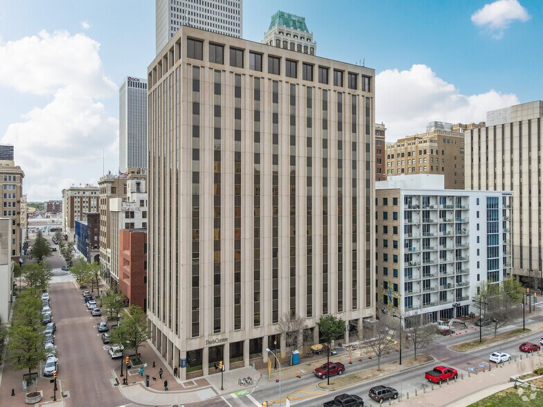 More Photos Of 525 S Main St, Tulsa Office For Lease