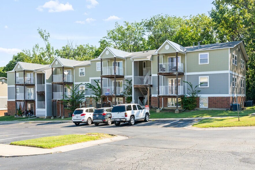 More Photos Of 6421 Manchester Ave, Kansas City Apartments For Sale