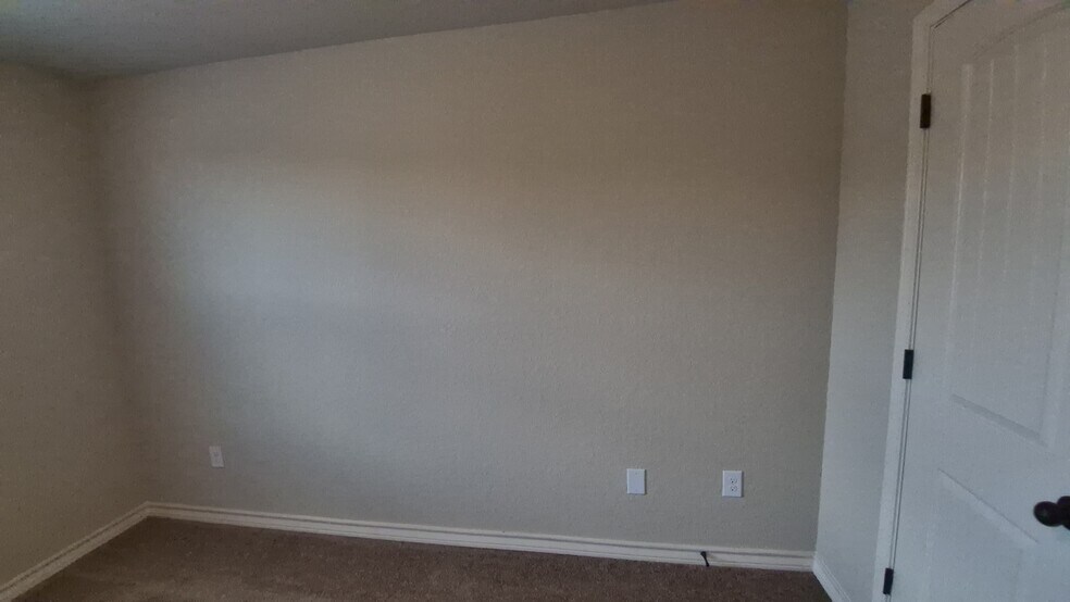 More Photos Of 6866 Lakeview Dr, San Antonio Multifamily For Sale