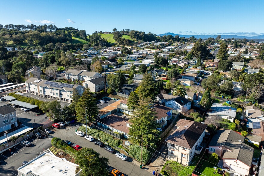More Photos Of 900 Alvarez Ave, Pinole Apartments For Sale