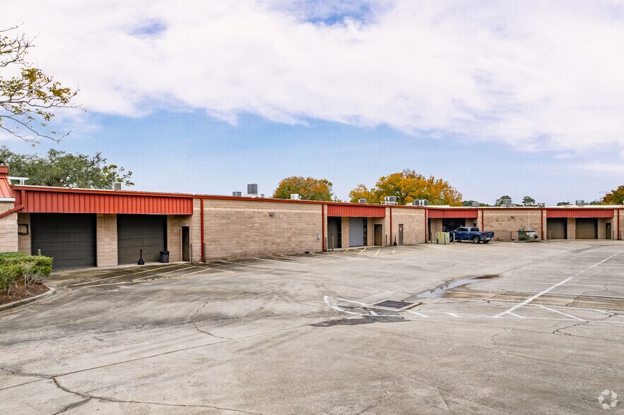 More Photos Of 528 Northlake Blvd, Altamonte Springs Unknown For Lease